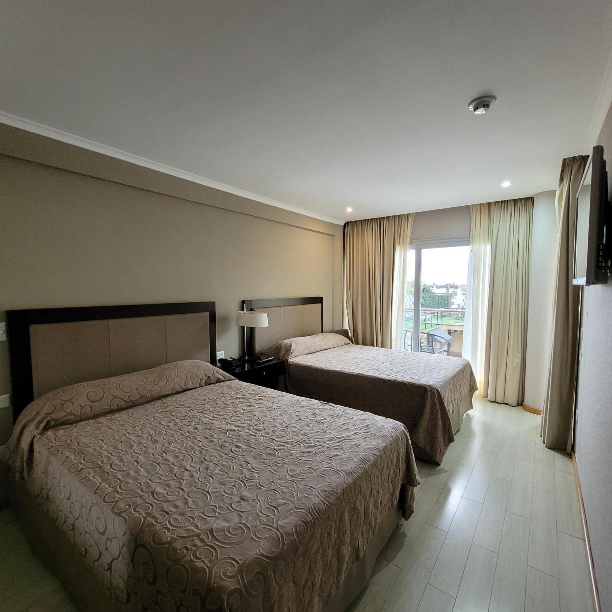 Hotel Plaza Colón Extérieur photo