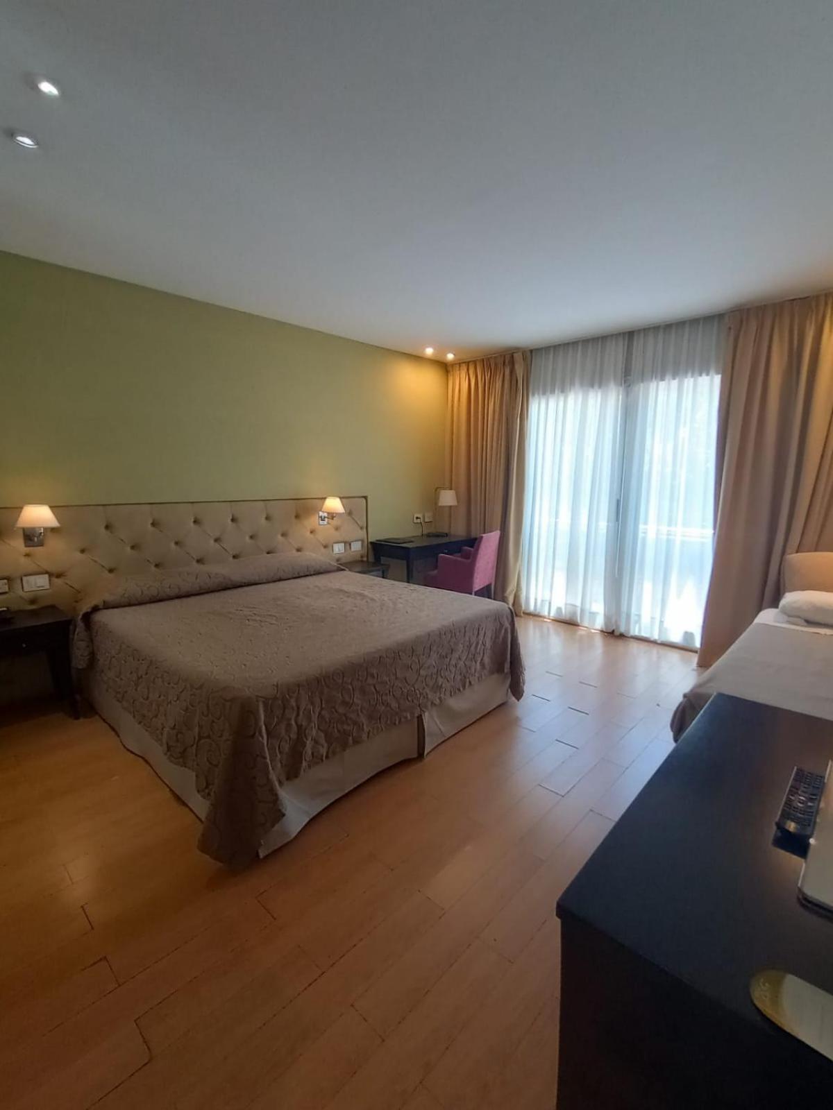 Hotel Plaza Colón Chambre photo